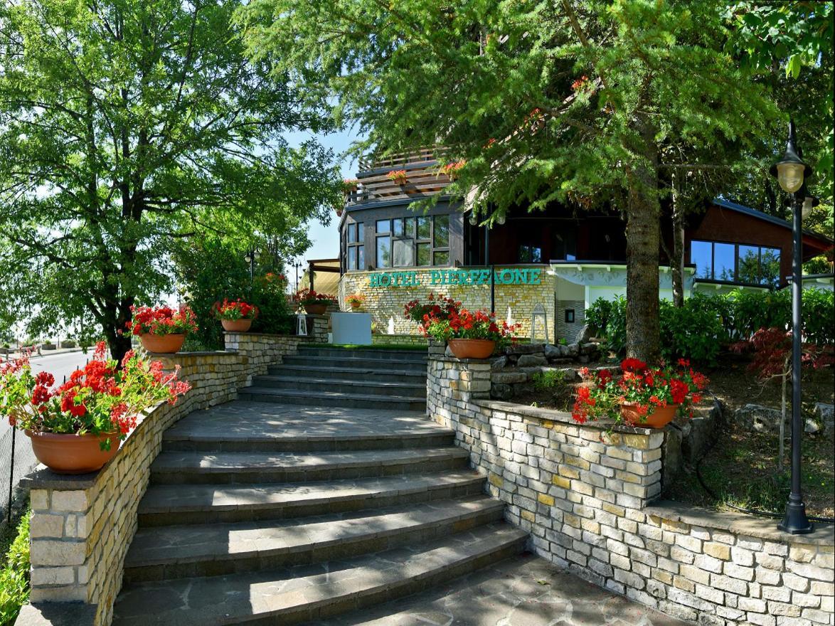 Hotel Pierfaone Abriola 外观 照片